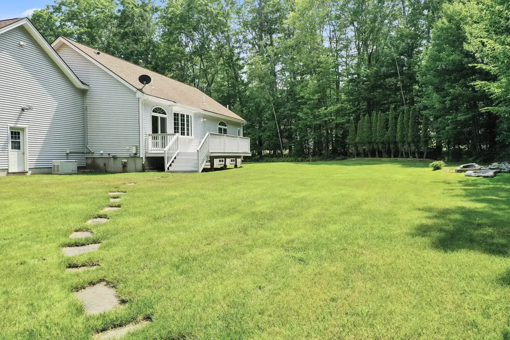 26 Pompeo Drive Gorham ME 04038