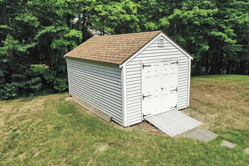 26 Pompeo Drive Gorham ME 04038