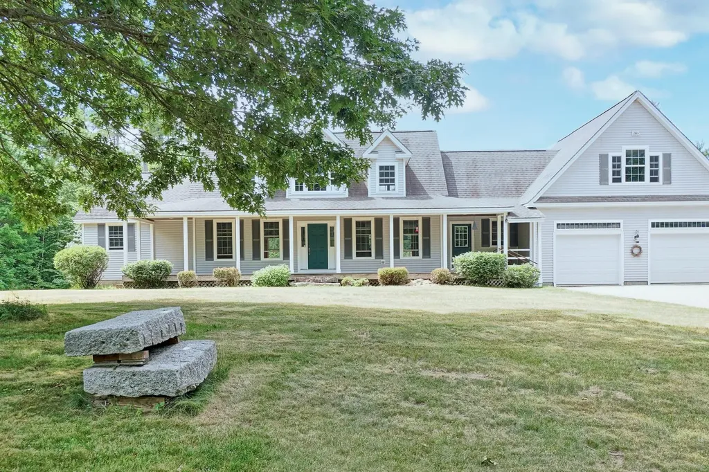 423 River Road Buxton ME 04093