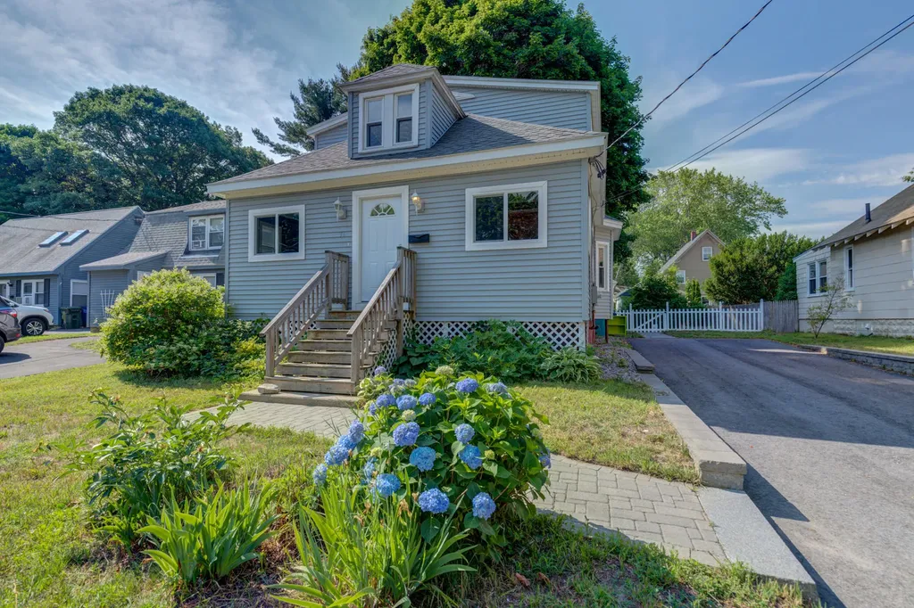 34 Elmwood Avenue South Portland ME 04106