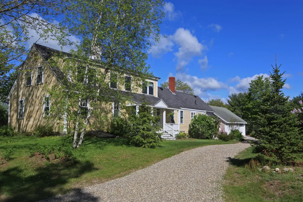158 Church Street Damariscotta ME 04543