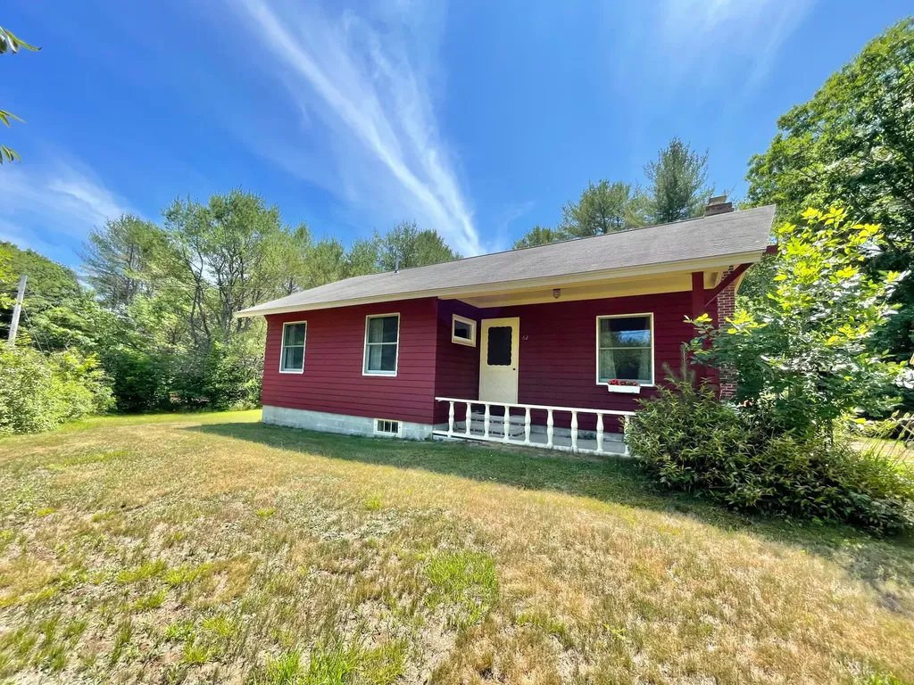 62 River Road Topsham ME 04086