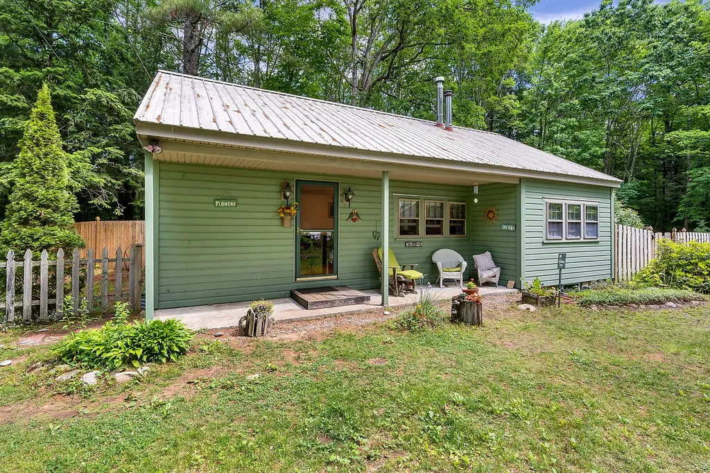 25 Loop Road Acton ME 04001