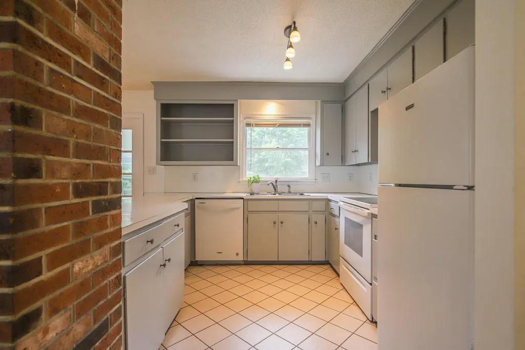 62 Yarmouth Road Gray ME 04039