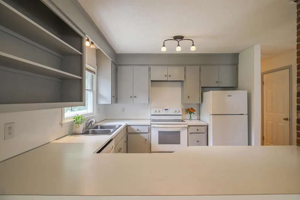 62 Yarmouth Road Gray ME 04039