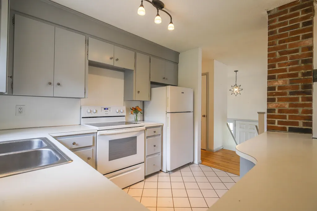 62 Yarmouth Road Gray ME 04039