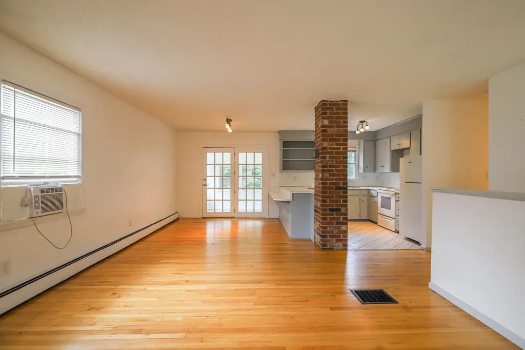 62 Yarmouth Road Gray ME 04039