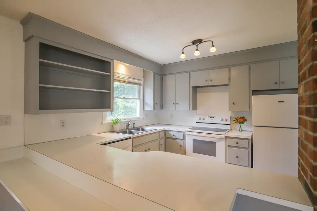 62 Yarmouth Road Gray ME 04039