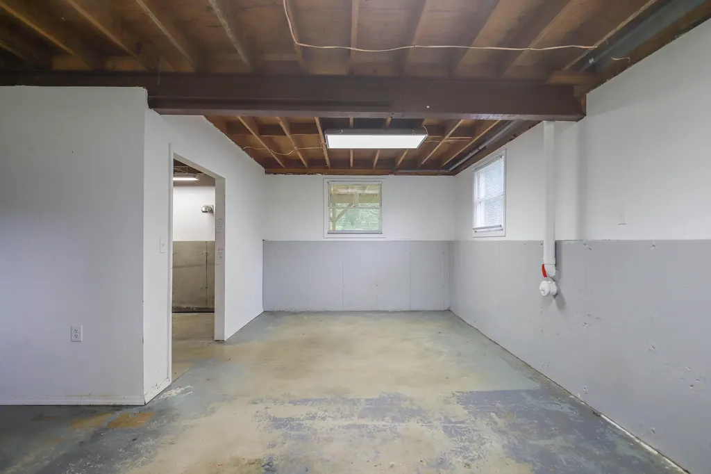 62 Yarmouth Road Gray ME 04039