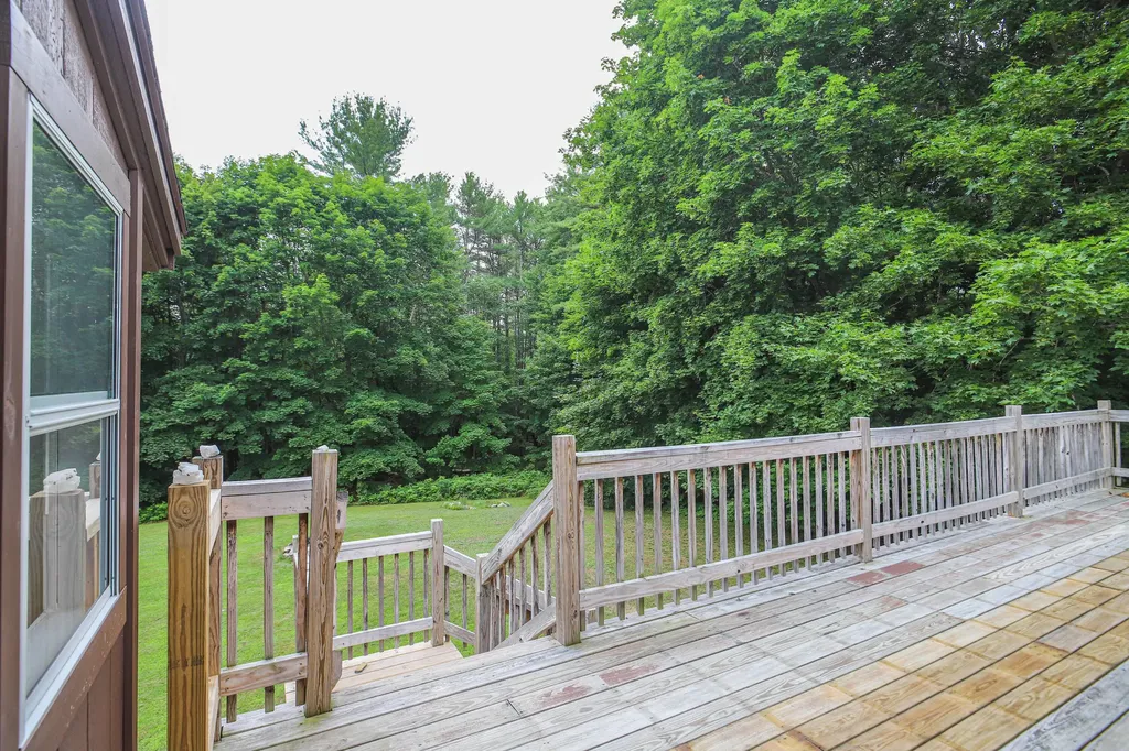 62 Yarmouth Road Gray ME 04039