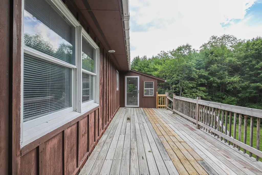 62 Yarmouth Road Gray ME 04039