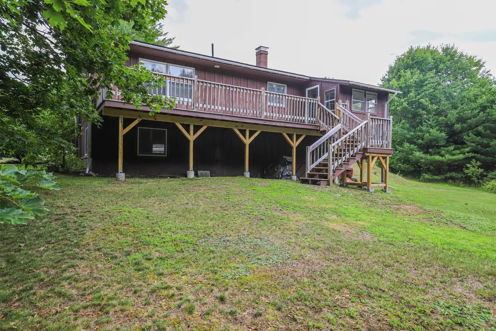 62 Yarmouth Road Gray ME 04039