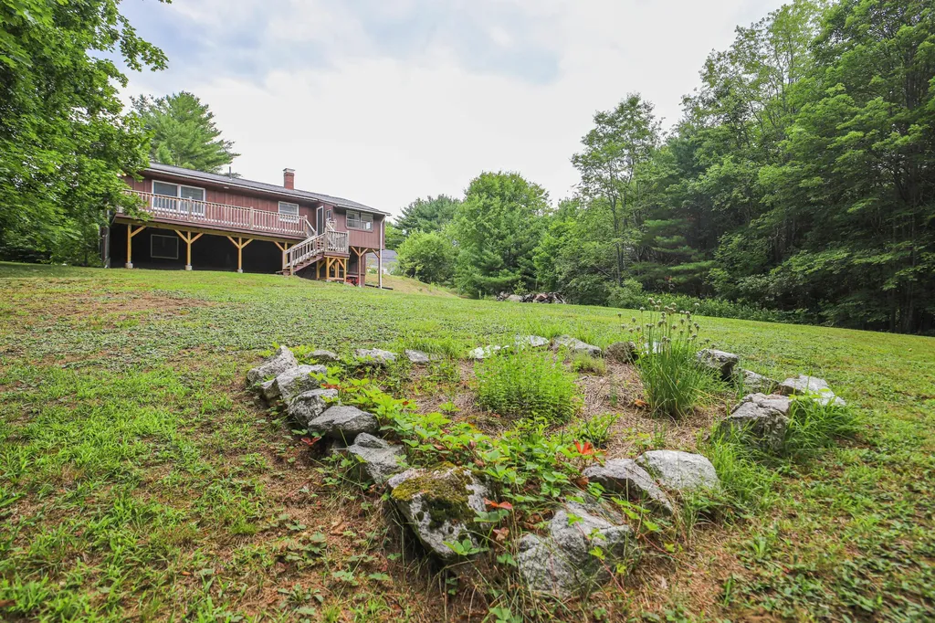 62 Yarmouth Road Gray ME 04039