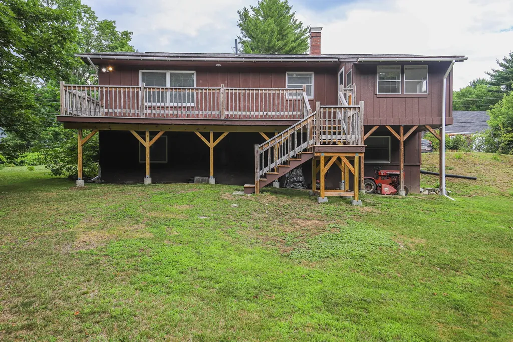 62 Yarmouth Road Gray ME 04039