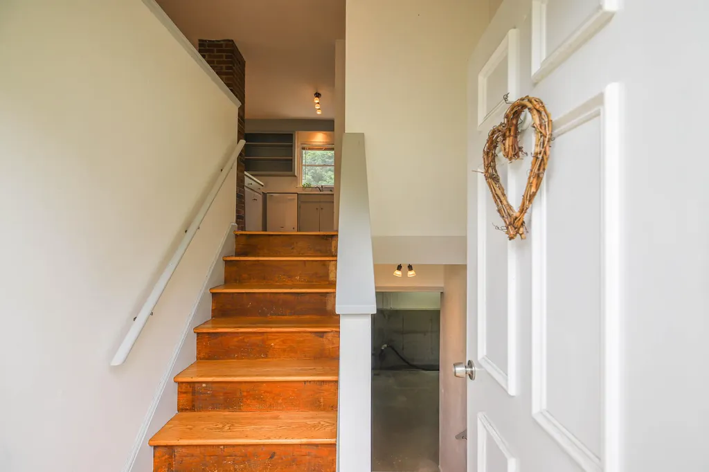 62 Yarmouth Road Gray ME 04039