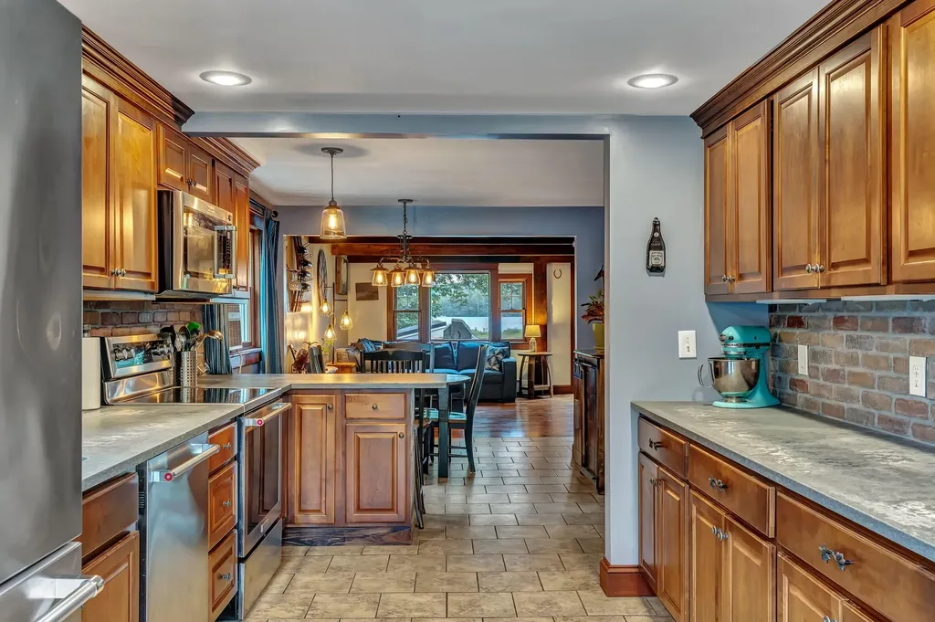 25 Panther Pond Pines Road Raymond ME 04071