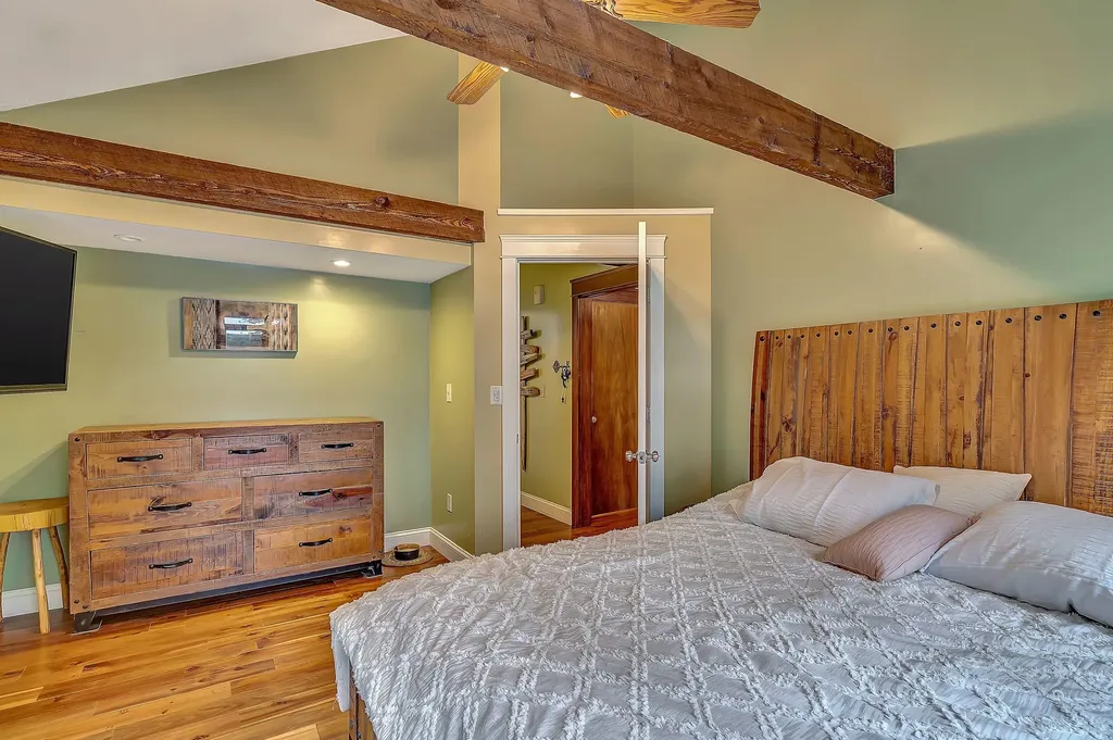 25 Panther Pond Pines Road Raymond ME 04071