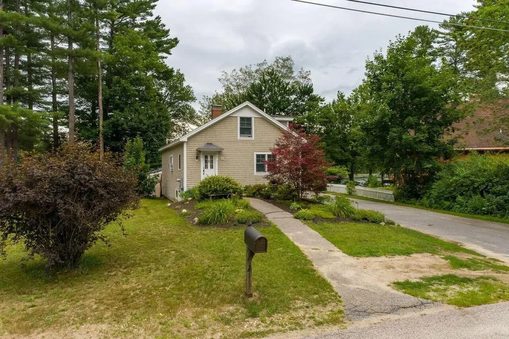 25 Panther Pond Pines Road Raymond ME 04071