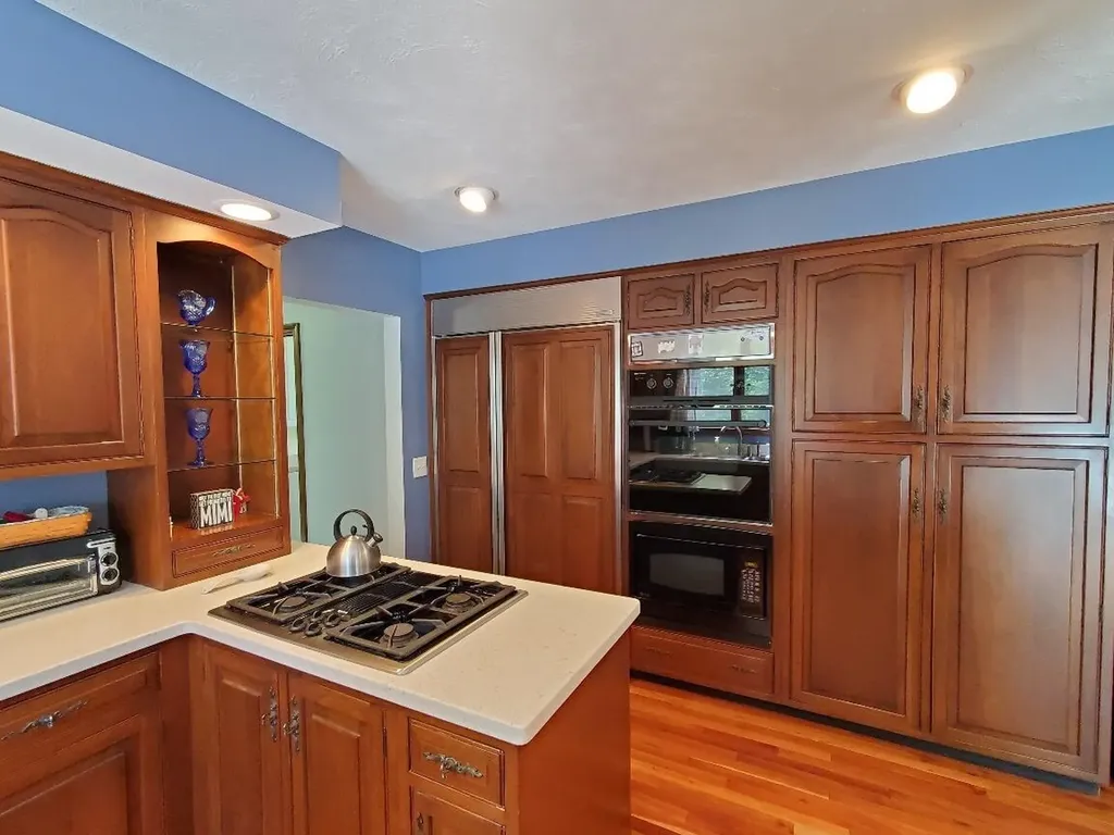 16 Village View Jay ME 04239