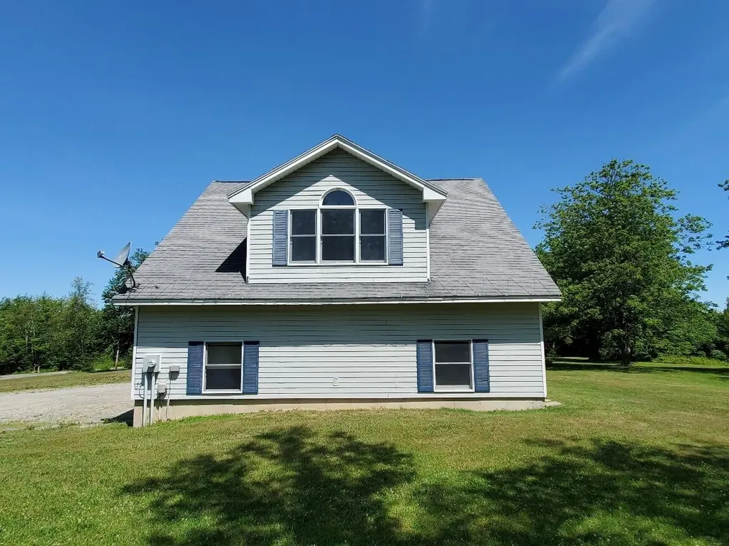 16 Village View Jay ME 04239