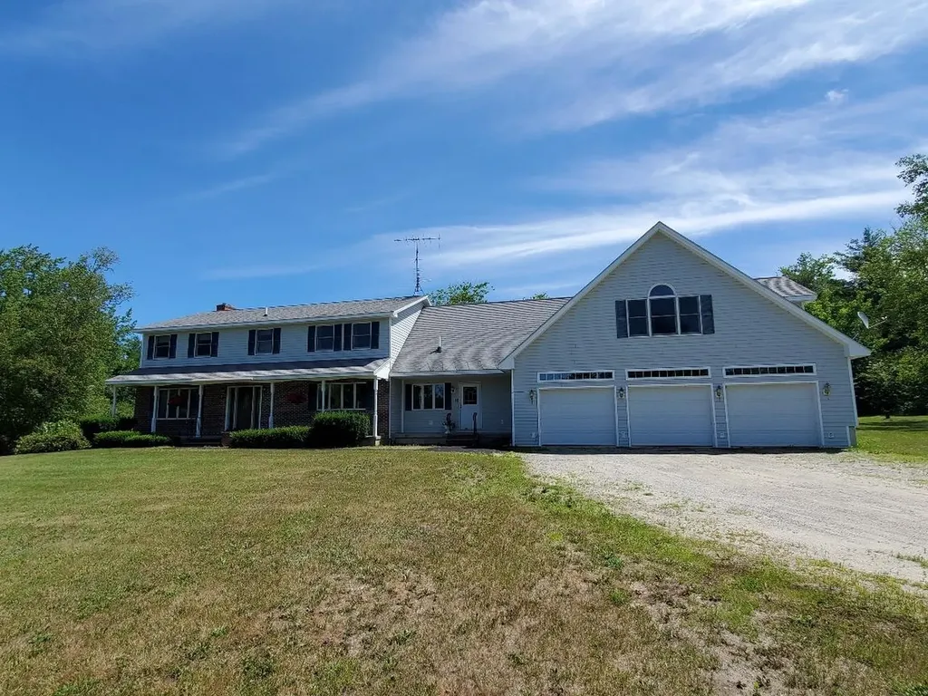 16 Village View Jay ME 04239
