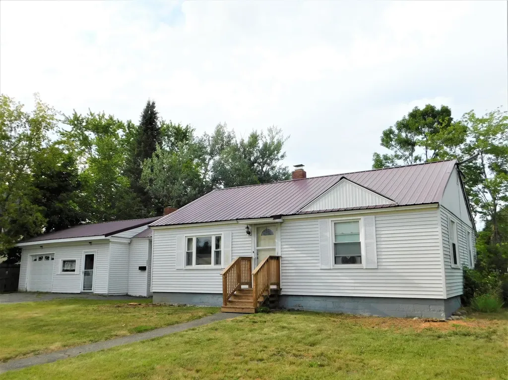 232 Peltoma Avenue Pittsfield ME 04967