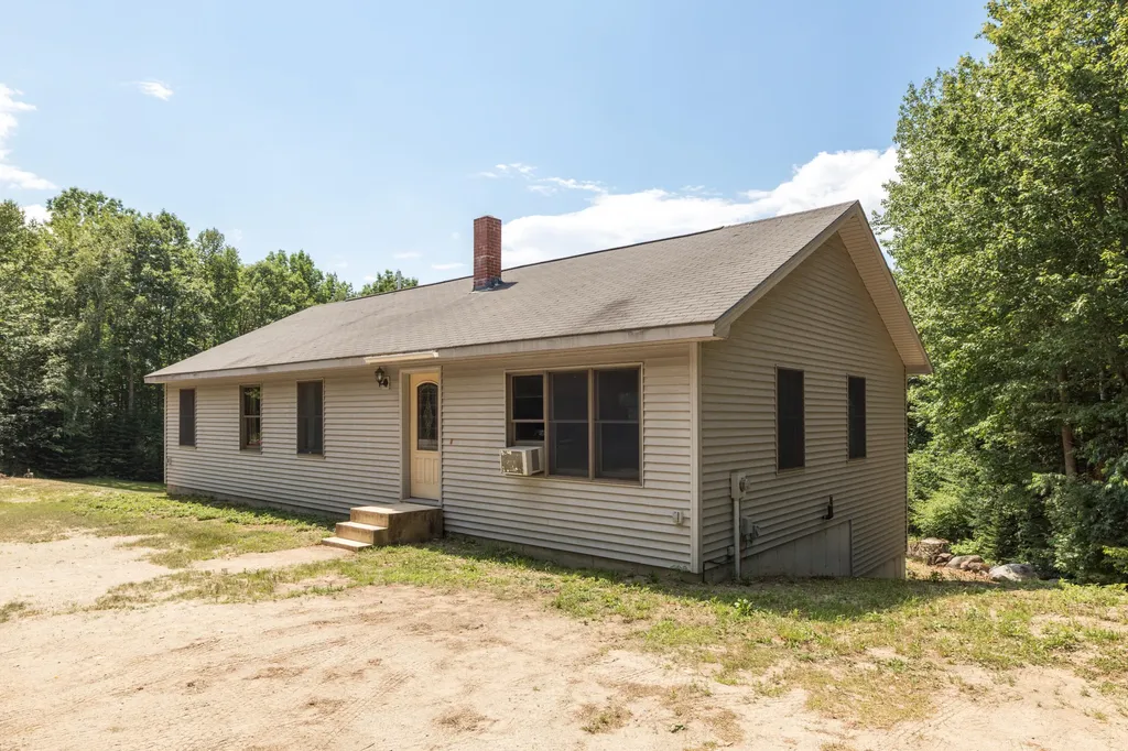 227 Kenney Road Leeds ME 04263