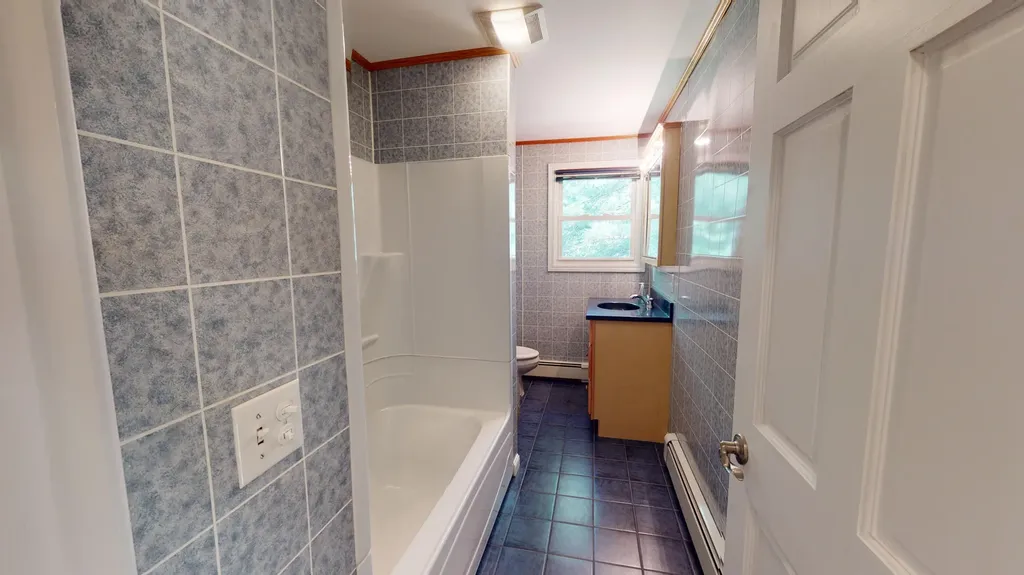24 Robinson Gardens Lewiston ME 04240