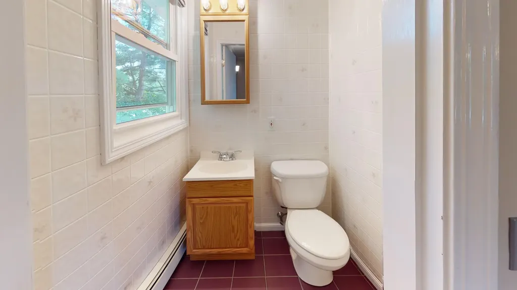 24 Robinson Gardens Lewiston ME 04240