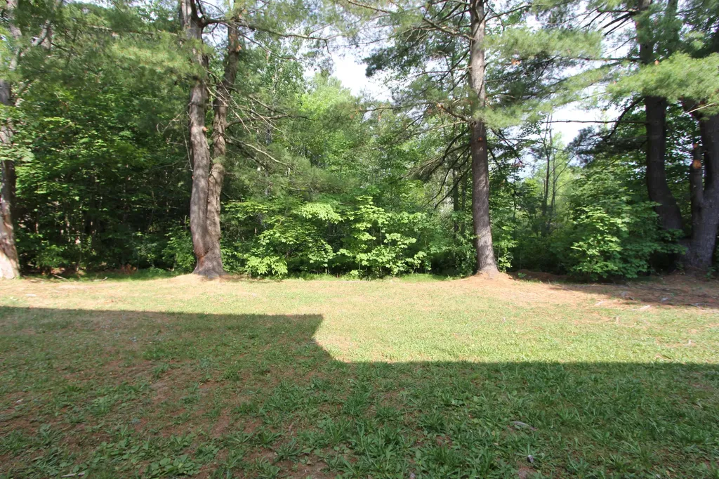 24 Robinson Gardens Lewiston ME 04240