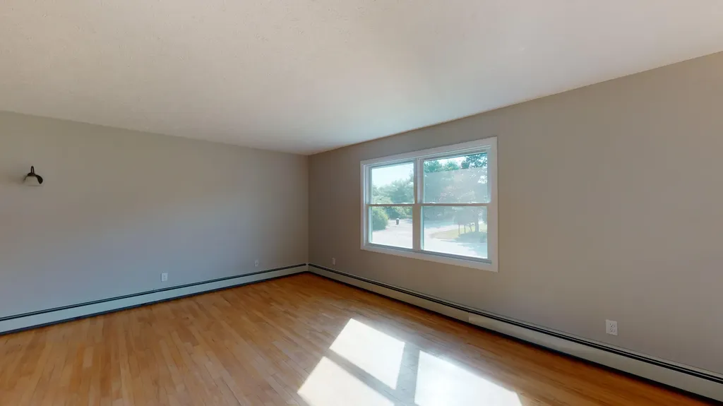 24 Robinson Gardens Lewiston ME 04240