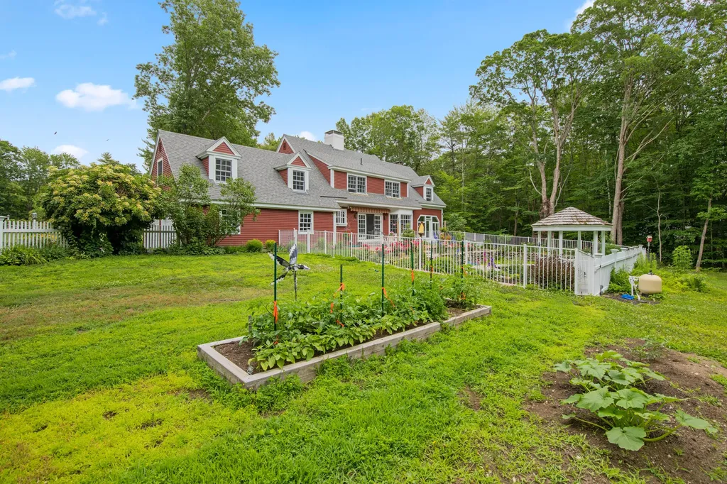 2 Flintlock Lane Falmouth ME 04105