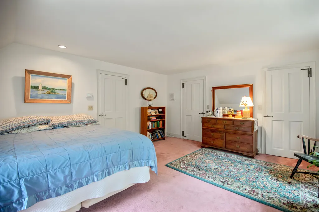 2 Flintlock Lane Falmouth ME 04105