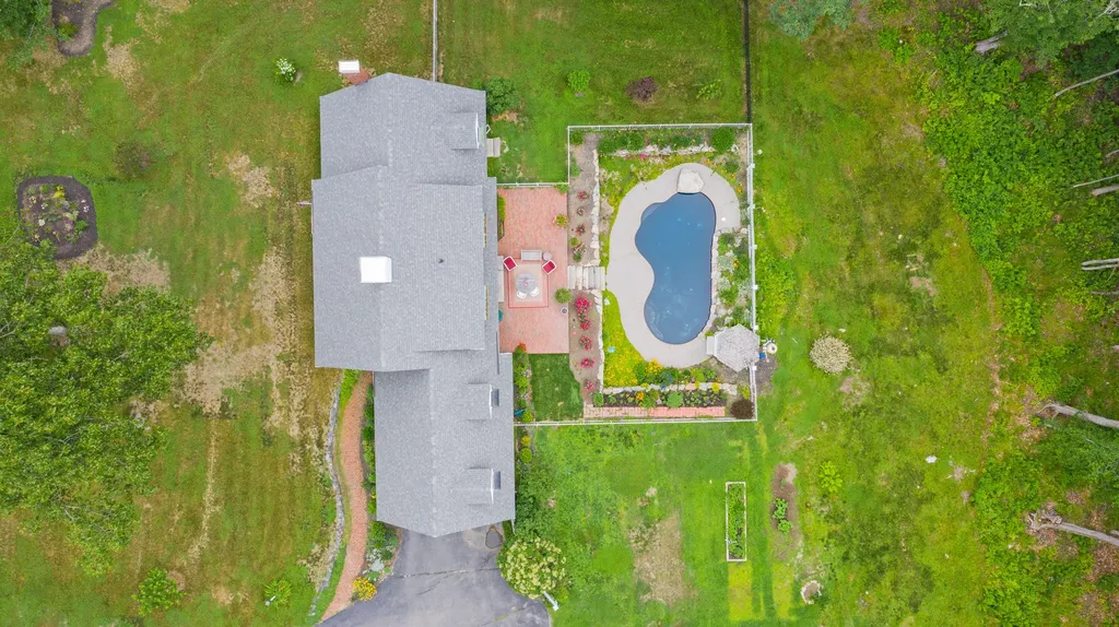 2 Flintlock Lane Falmouth ME 04105