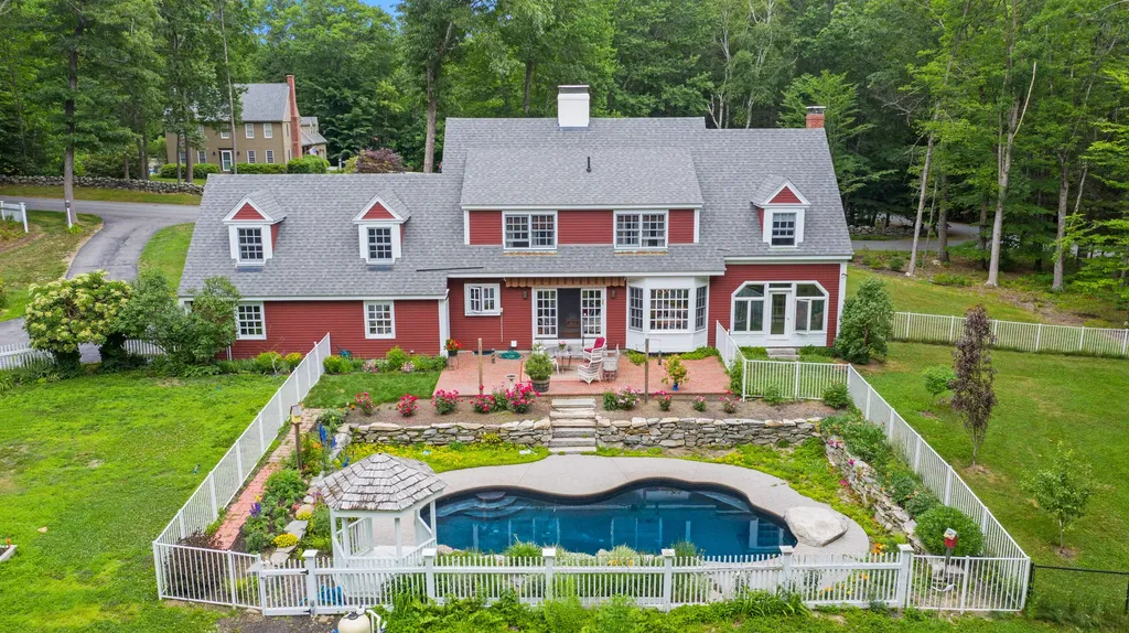 2 Flintlock Lane Falmouth ME 04105