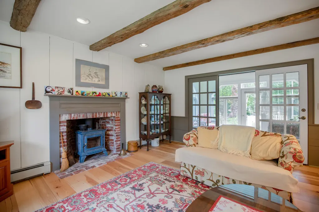 2 Flintlock Lane Falmouth ME 04105