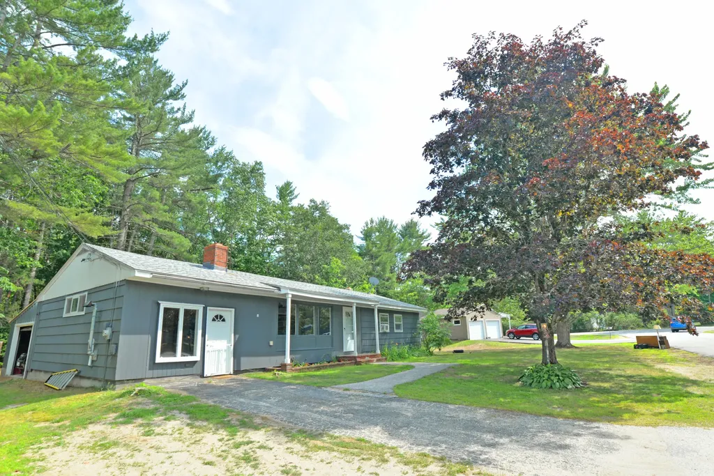 4 Fairview Avenue Gray ME 04039