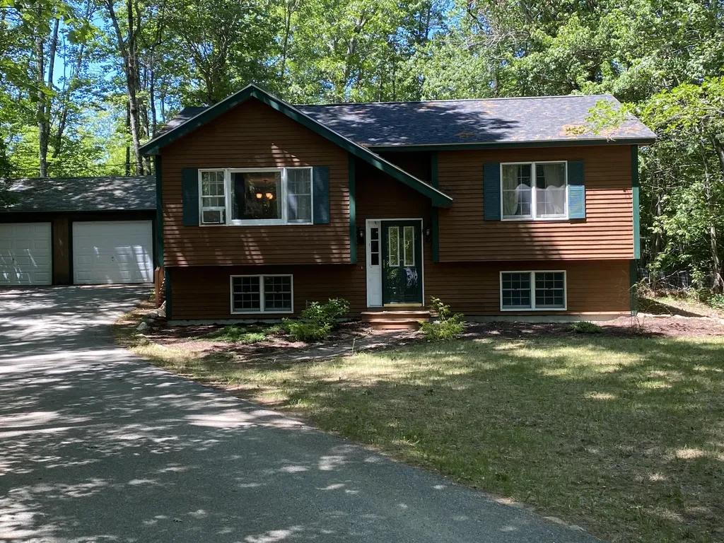 46 Maple Street Casco ME 04015
