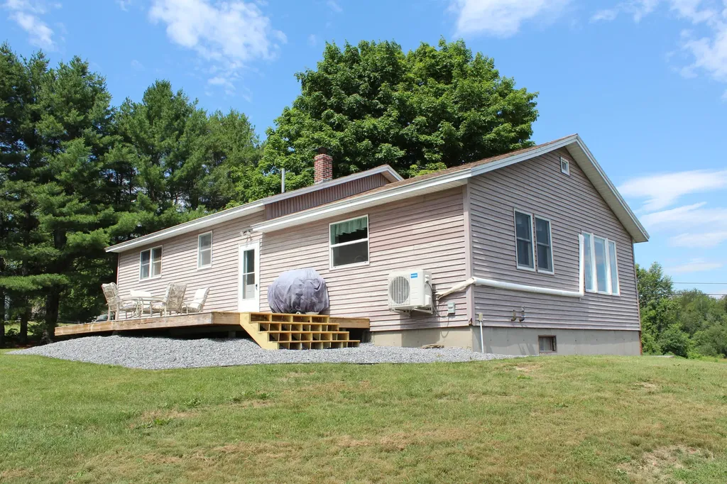 773 West River Road Augusta ME 04330
