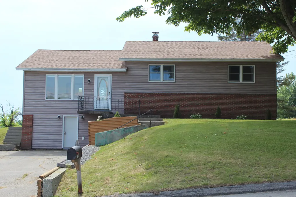 773 West River Road Augusta ME 04330