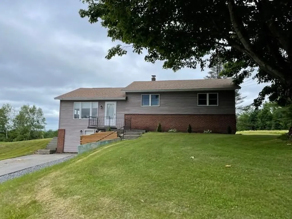 773 West River Road Augusta ME 04330