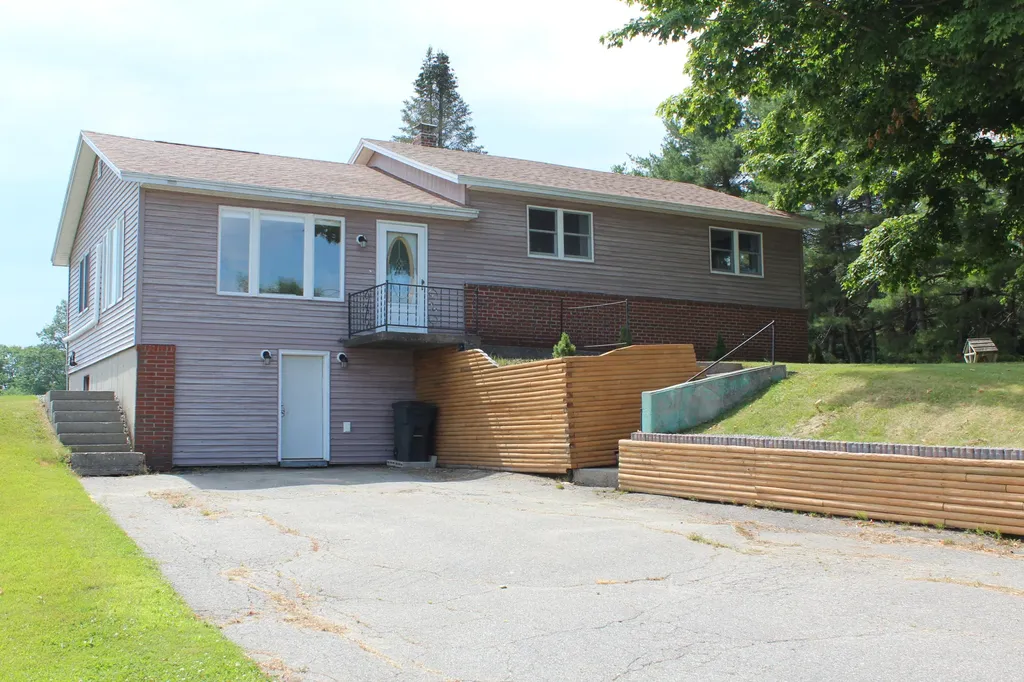 773 West River Road Augusta ME 04330