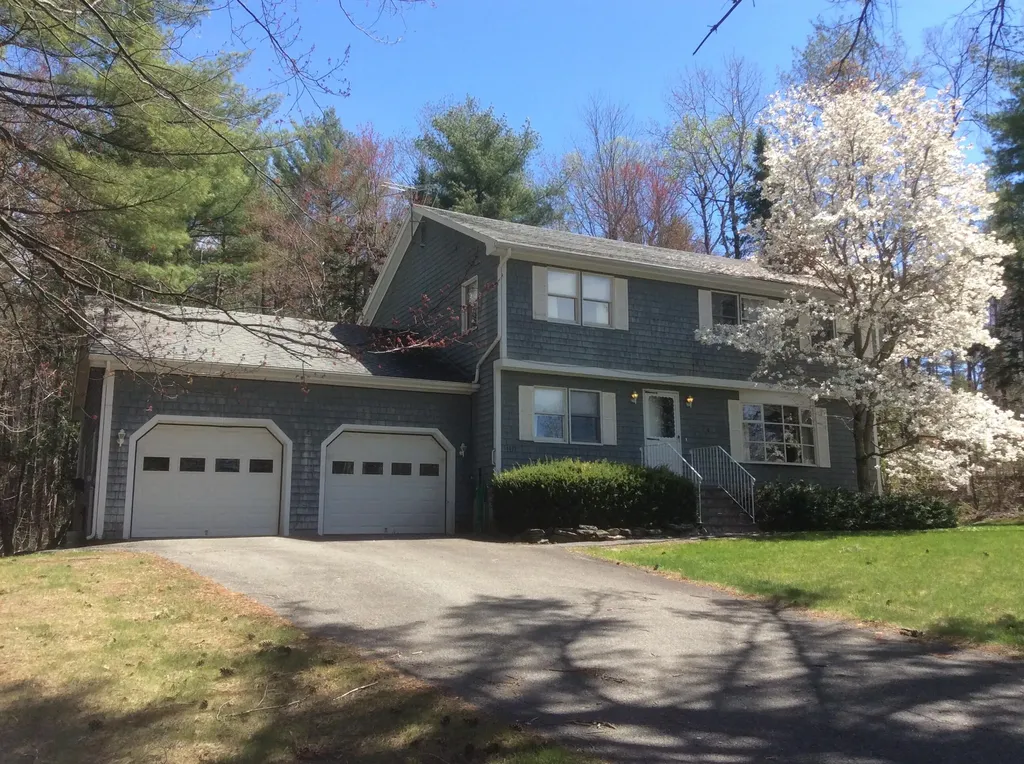 1171 Pushaw Road Glenburn ME 04401