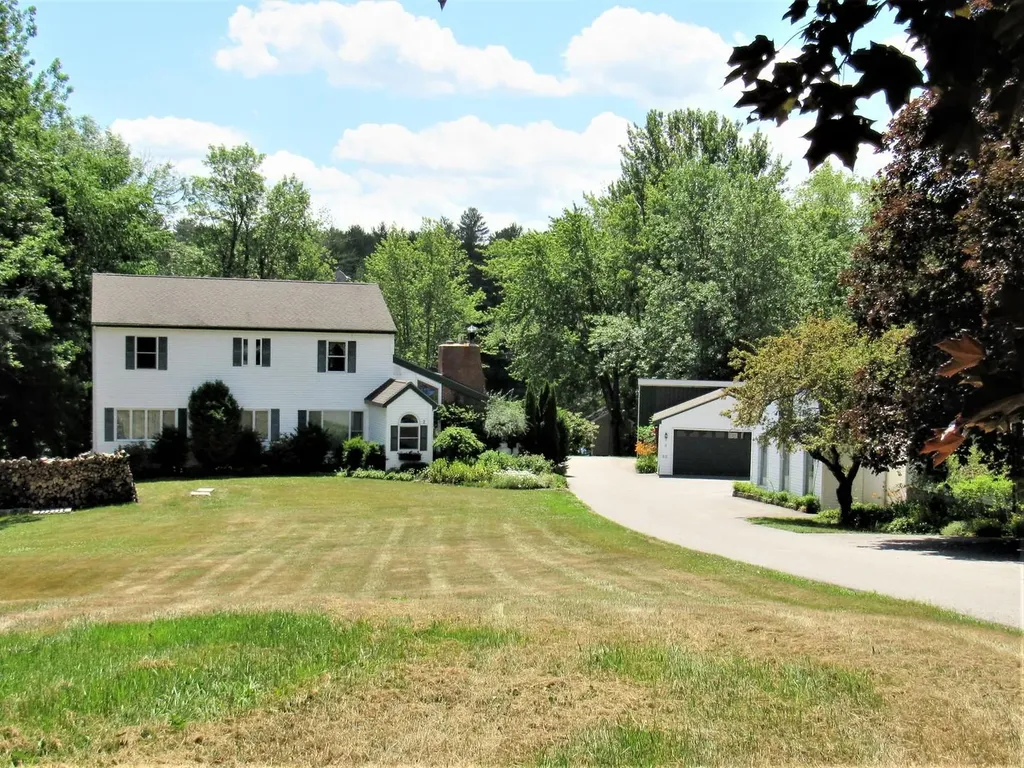 2 Old Lewiston Road West Gardiner ME 04345