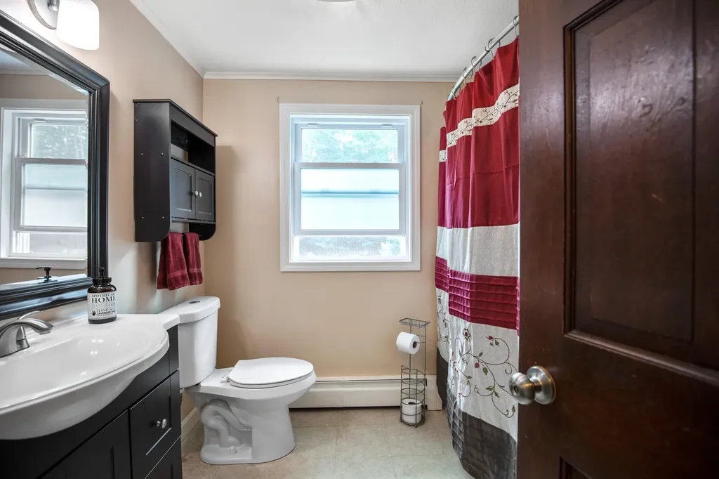 42 Pioneer Lane Standish ME 04084