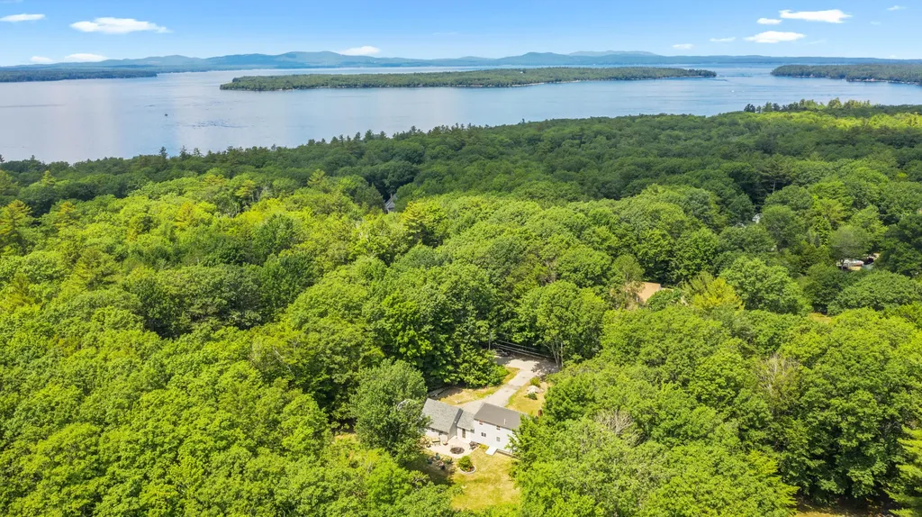 42 Pioneer Lane Standish ME 04084