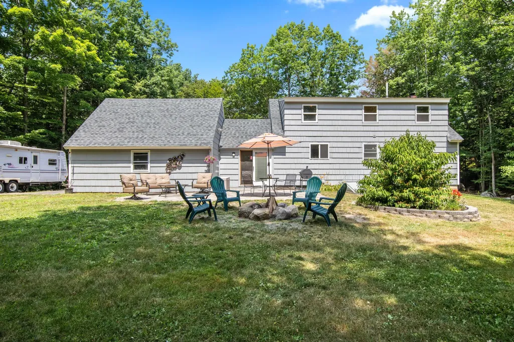 42 Pioneer Lane Standish ME 04084