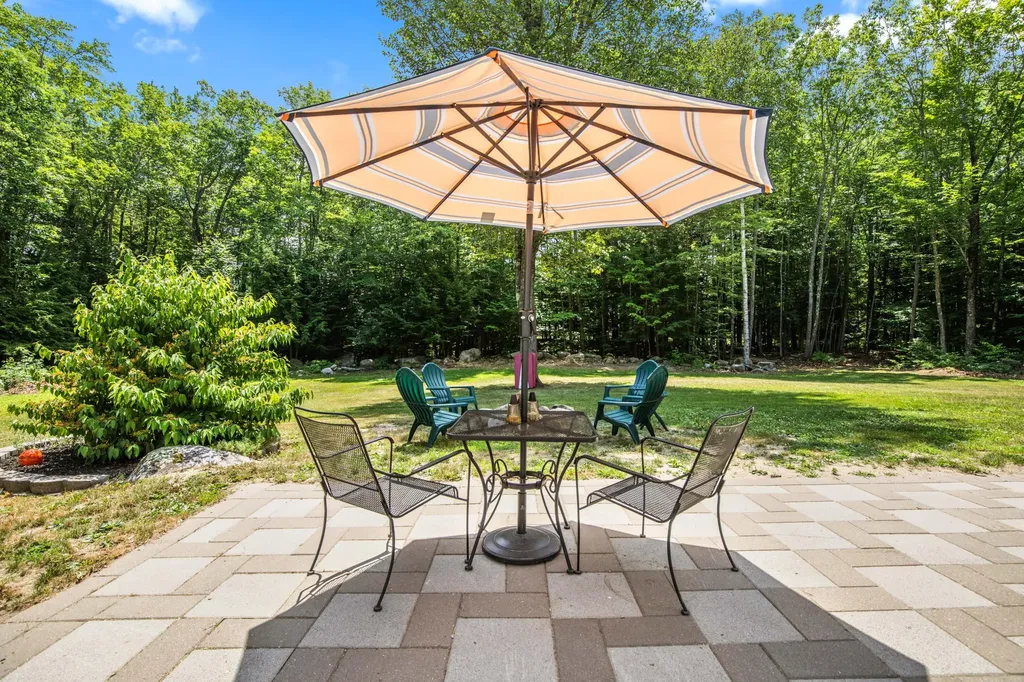 42 Pioneer Lane Standish ME 04084