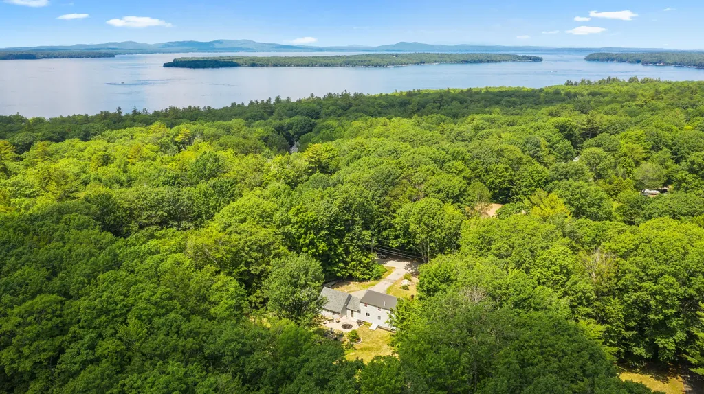 42 Pioneer Lane Standish ME 04084