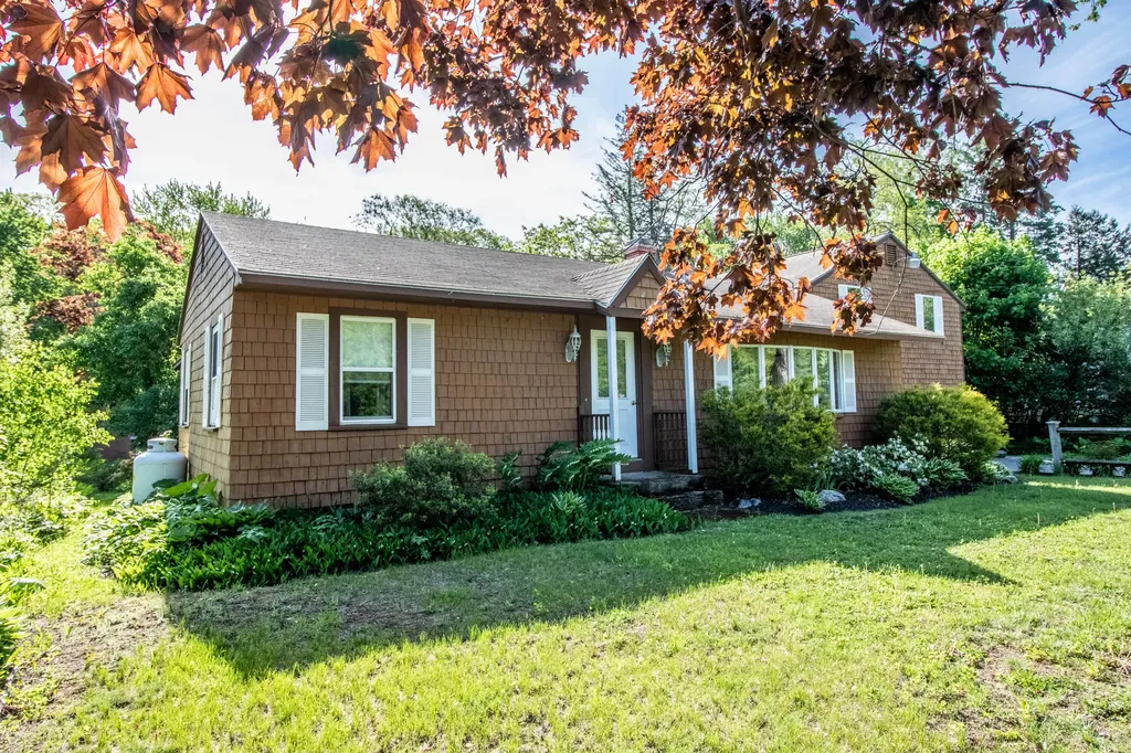189 Gray Road Falmouth ME 04105